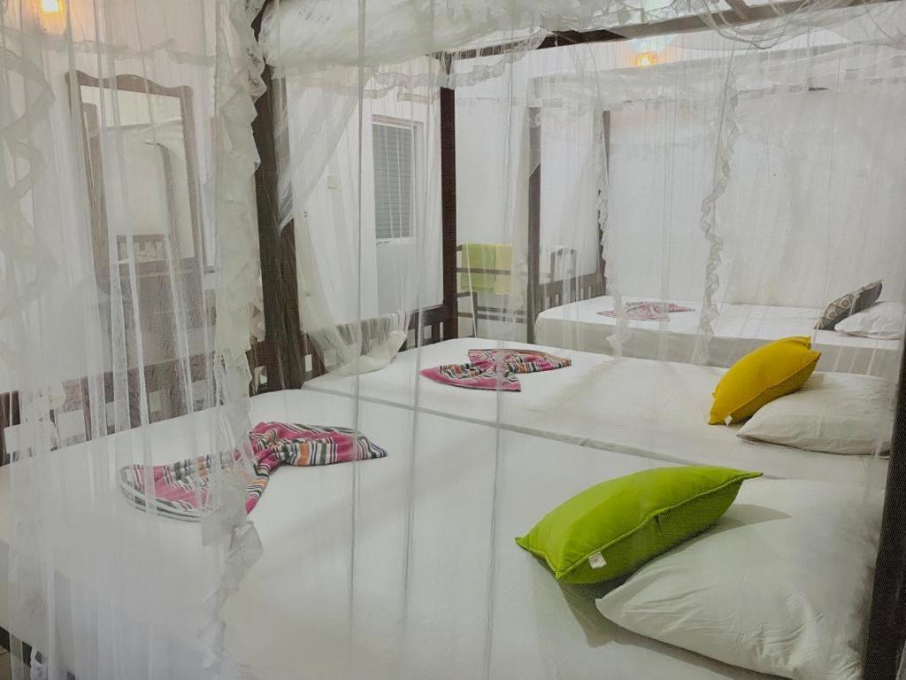 Gihan Guesthouse Mirissa Bagian luar foto