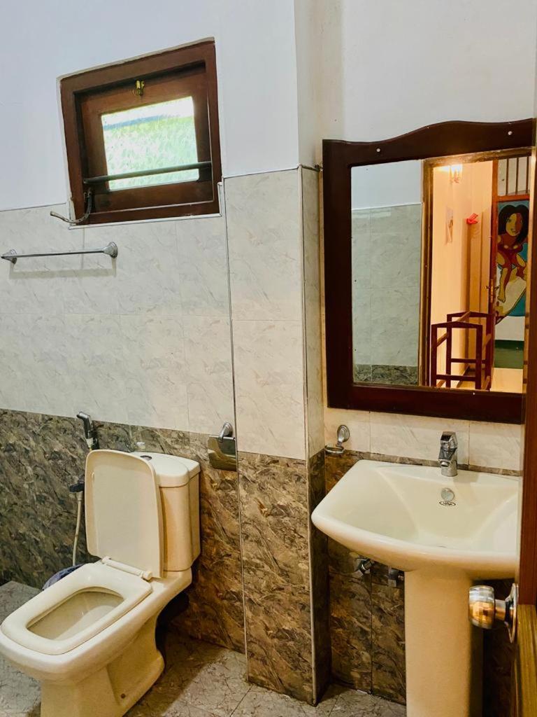 Gihan Guesthouse Mirissa Bagian luar foto