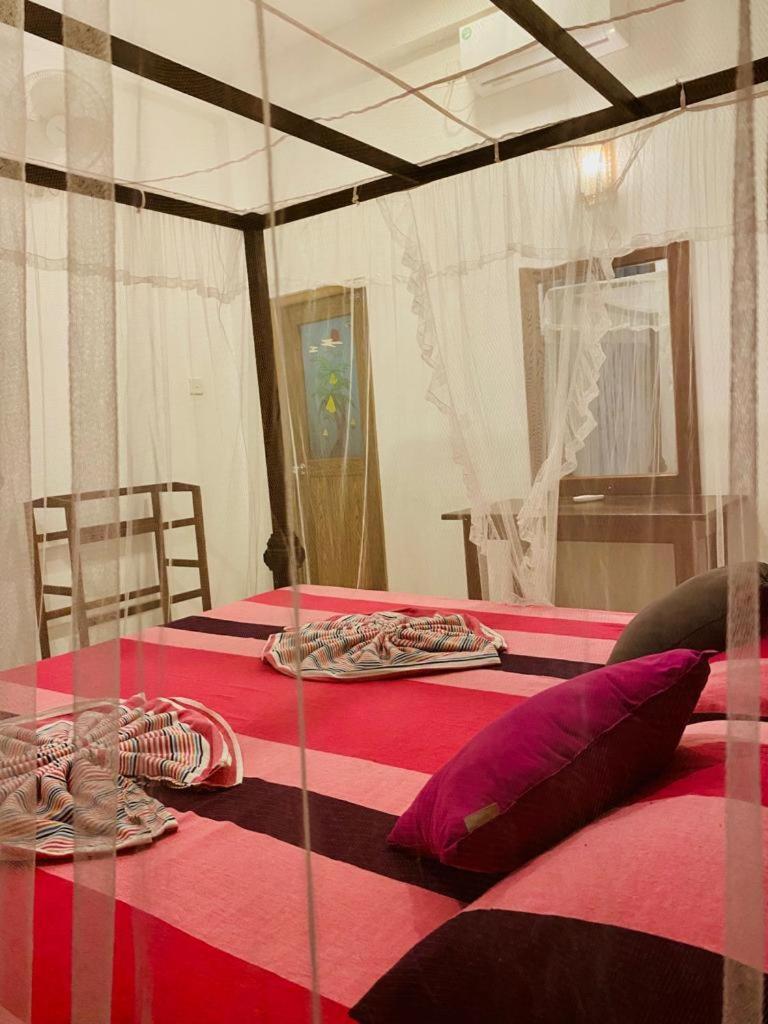Gihan Guesthouse Mirissa Bagian luar foto
