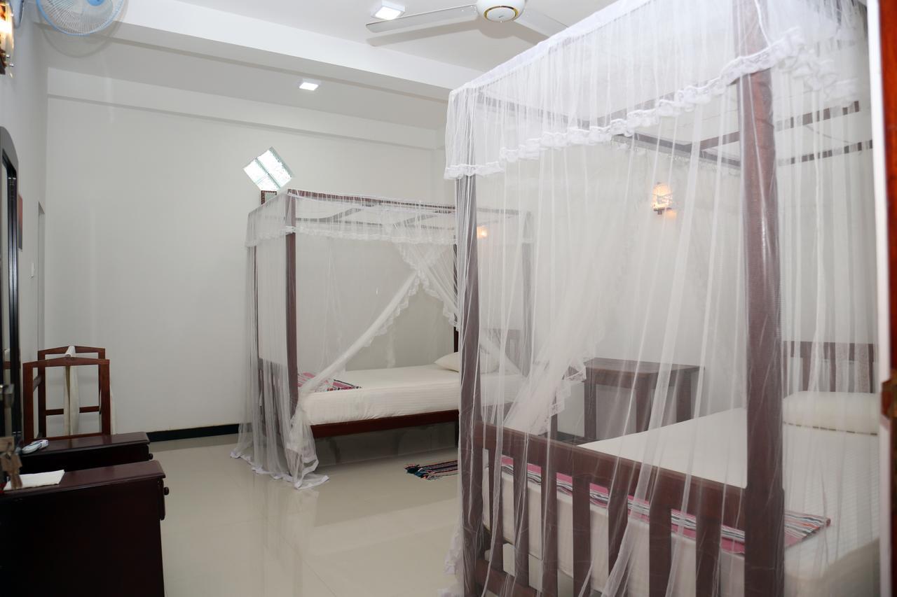 Gihan Guesthouse Mirissa Bagian luar foto