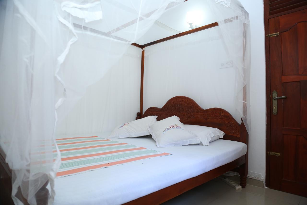 Gihan Guesthouse Mirissa Bagian luar foto