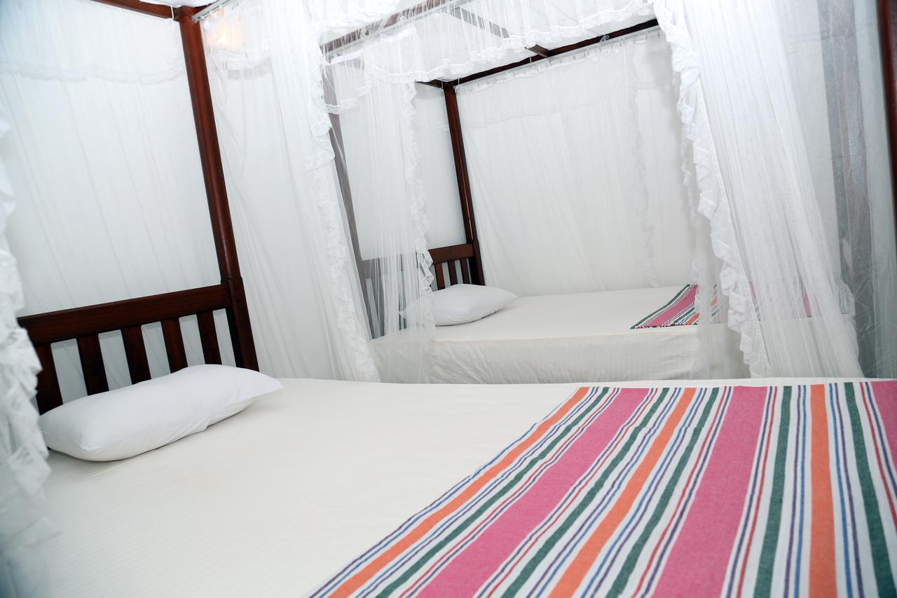 Gihan Guesthouse Mirissa Bagian luar foto