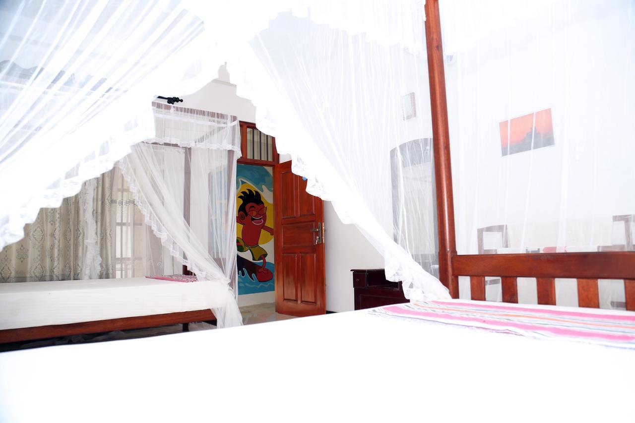 Gihan Guesthouse Mirissa Bagian luar foto