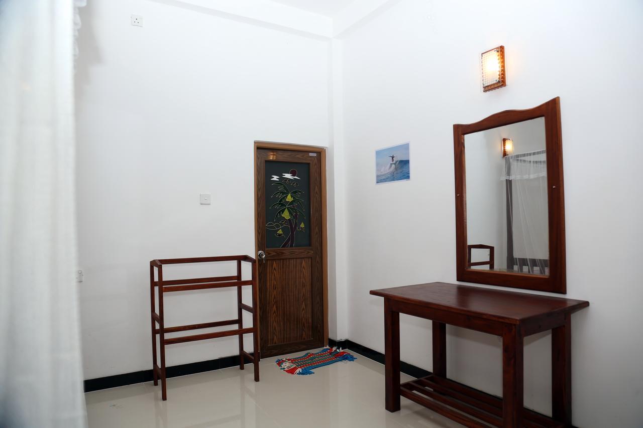 Gihan Guesthouse Mirissa Bagian luar foto