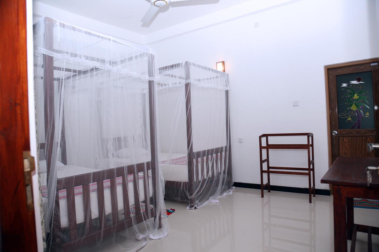 Gihan Guesthouse Mirissa Bagian luar foto