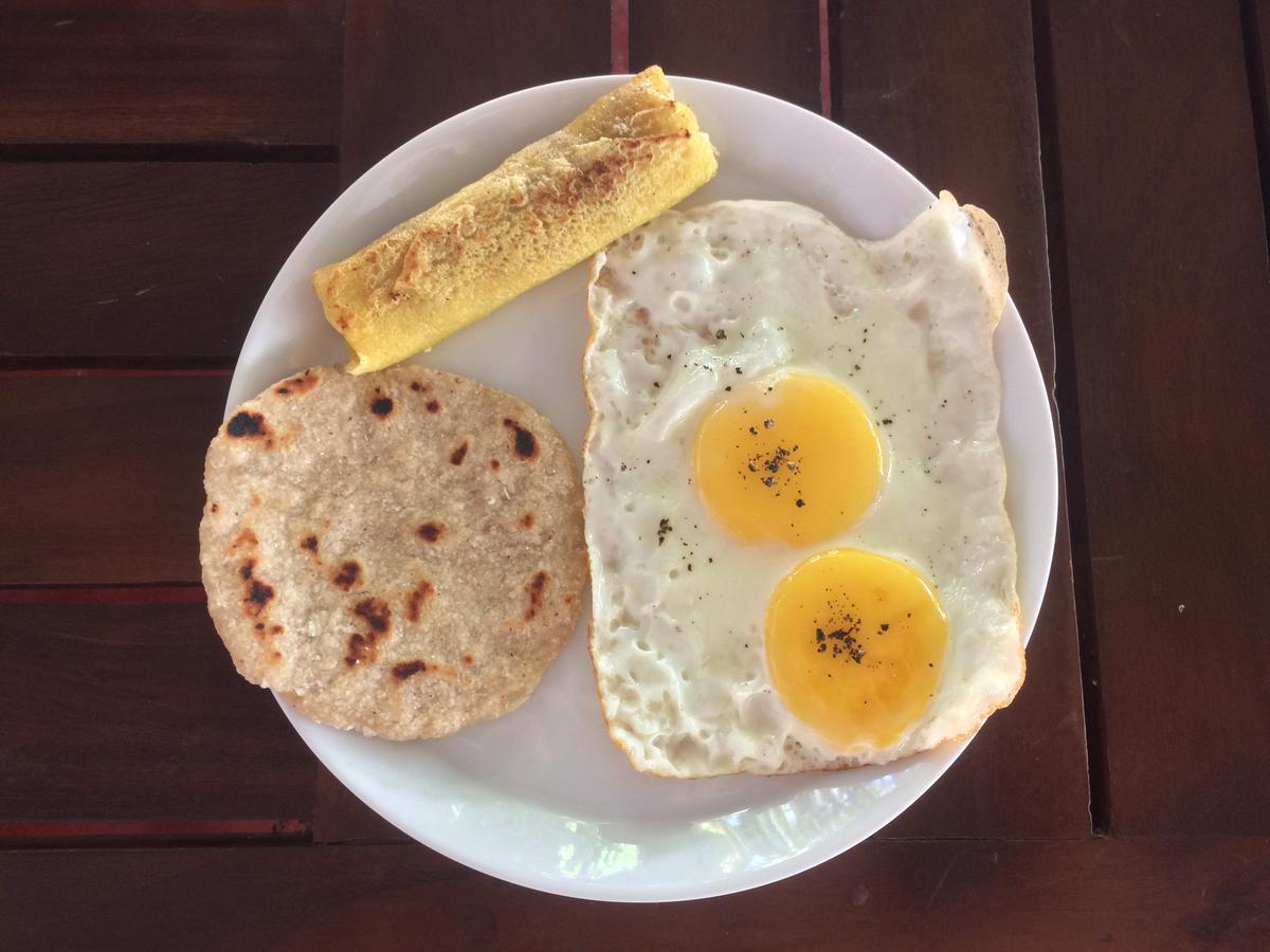 Gihan Guesthouse Mirissa Bagian luar foto