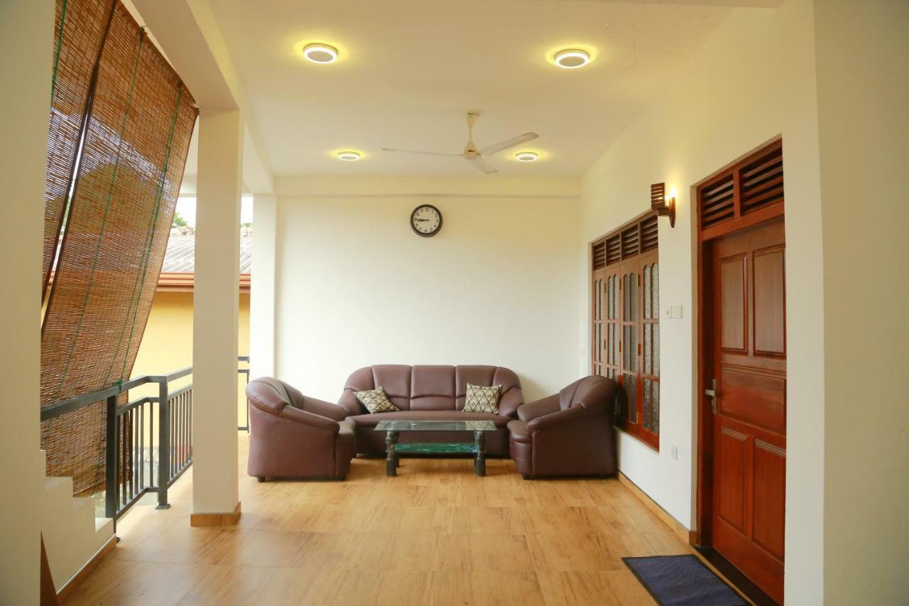 Gihan Guesthouse Mirissa Bagian luar foto