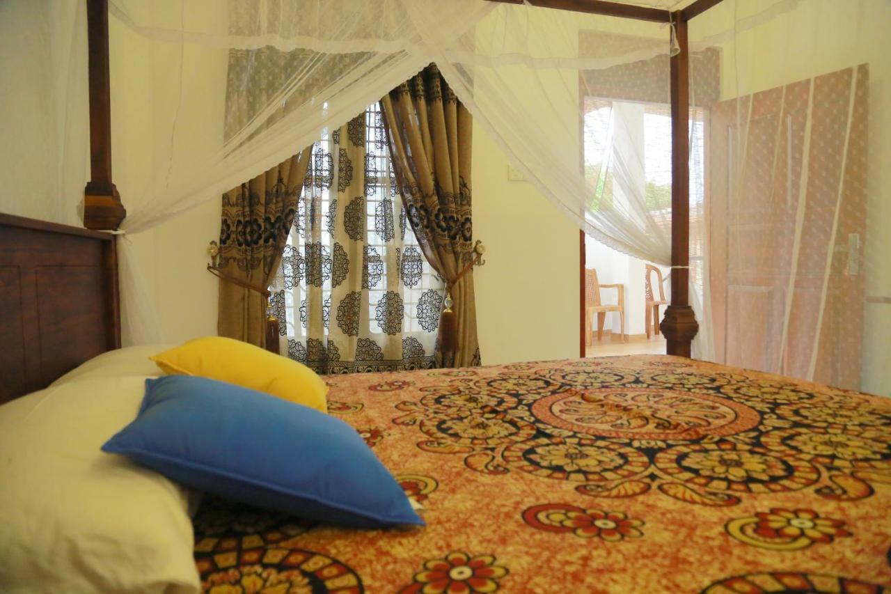 Gihan Guesthouse Mirissa Bagian luar foto