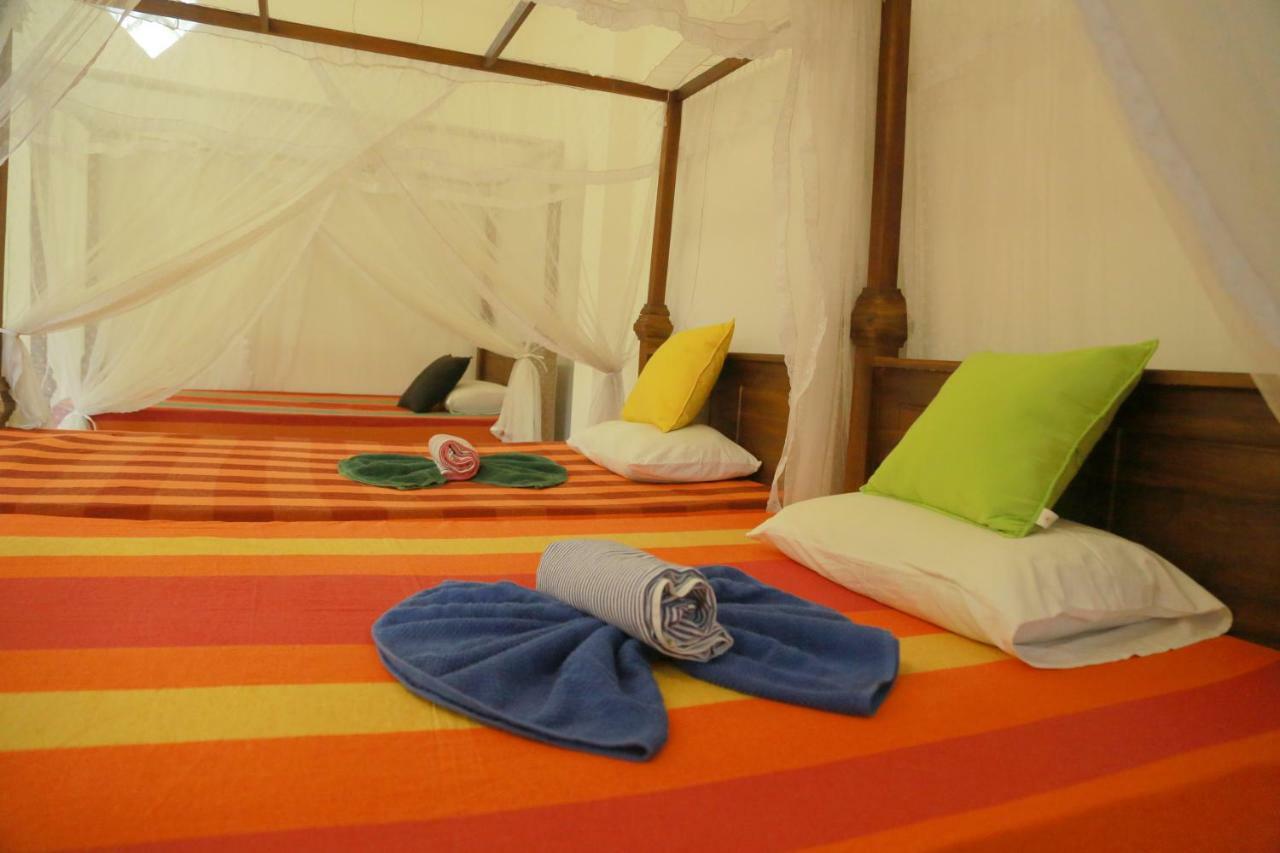 Gihan Guesthouse Mirissa Bagian luar foto